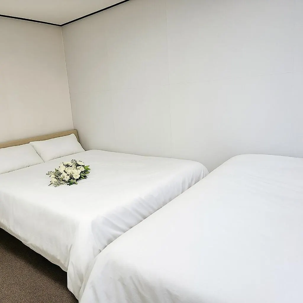 Seoyooni Stay 4-Min Walk To Seoul Station, Up To 4 Guests, N Seoul Tower, Gwanghwamun, Gwangjang Market Apartment